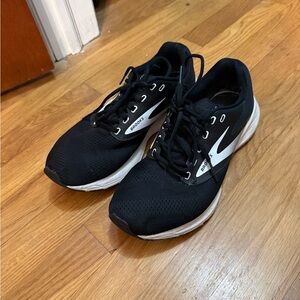 Brooks Sneakers Size 10.5